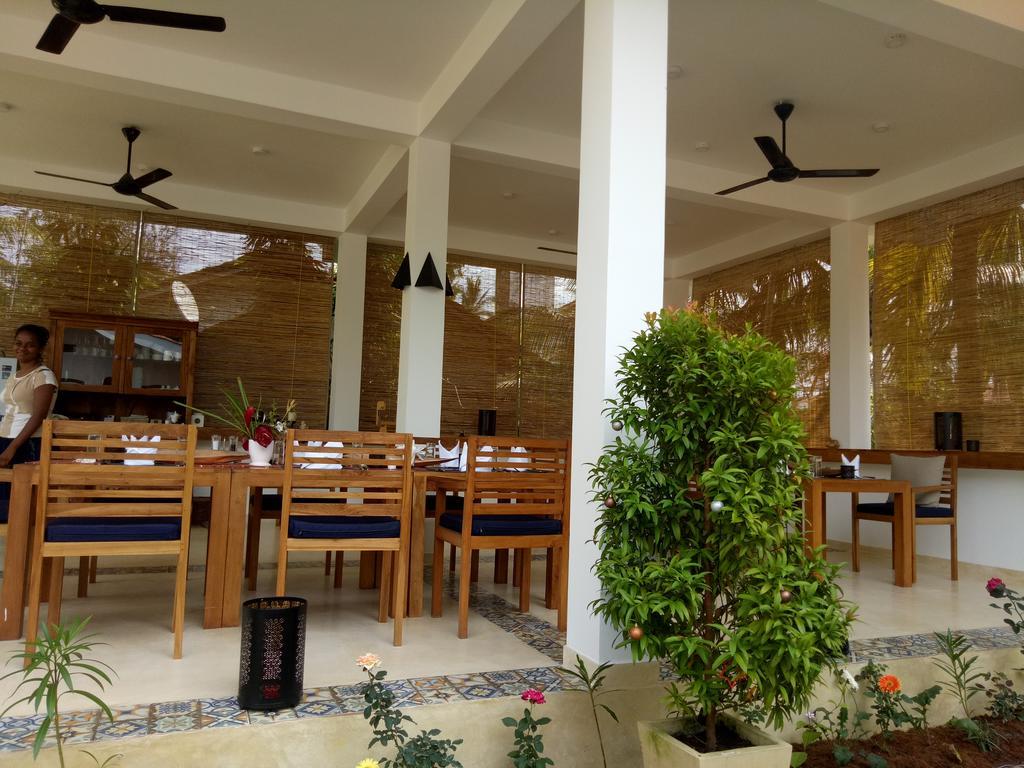 Sky And Sand Guesthouse Beruwala Exterior photo