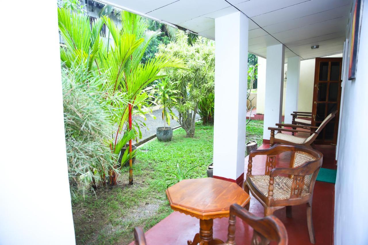 Sky And Sand Guesthouse Beruwala Exterior photo